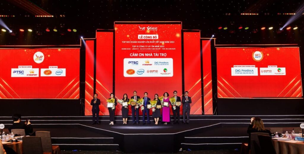 Lễ công bố Top 500 Doanh nghiệp lớn nhất Việt Nam & Top 10 Công ty uy tín các ngành năm 2023